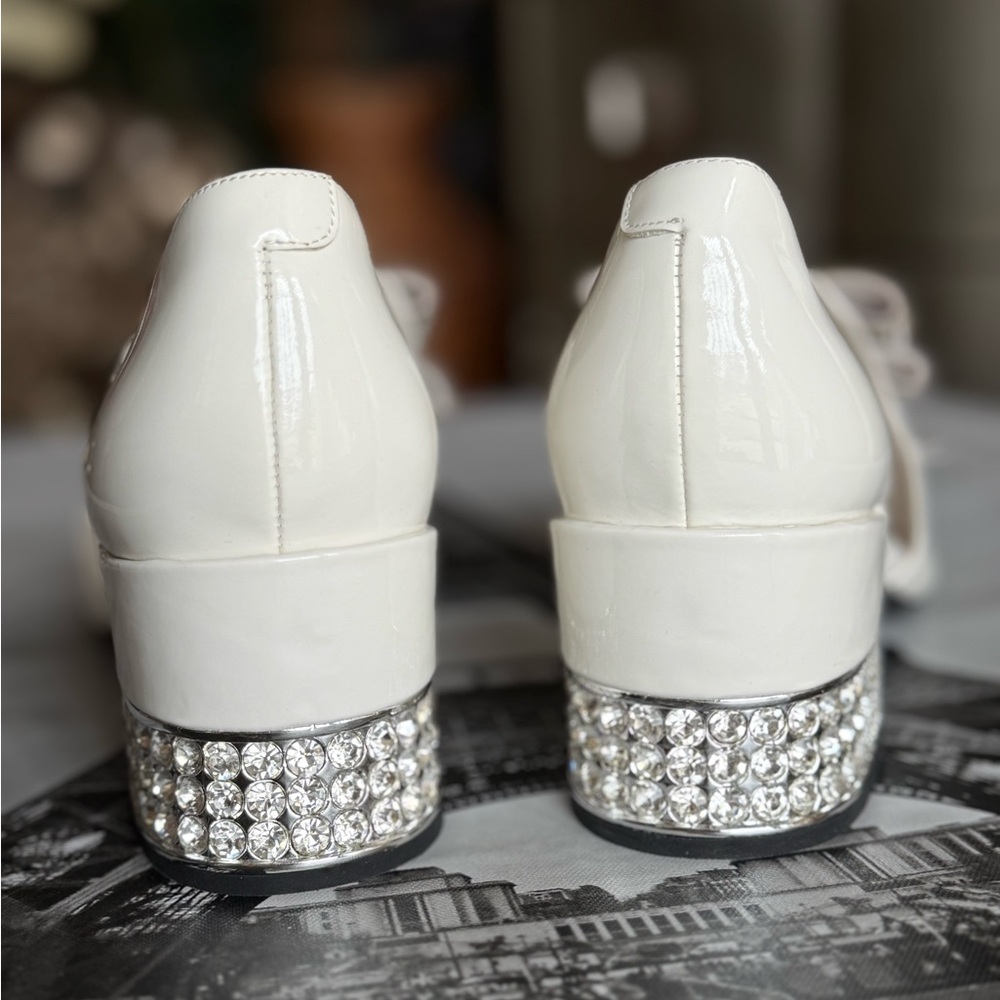 Elegant White Women's Shoes with Rhinestone Bow wedding loafer - Picture 6 of 9